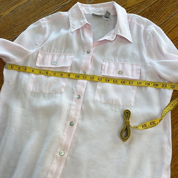 Chico’s pale pink button front blouse.  Size 2 (Medium).  Splits at hemline. - Picture 9 of 13